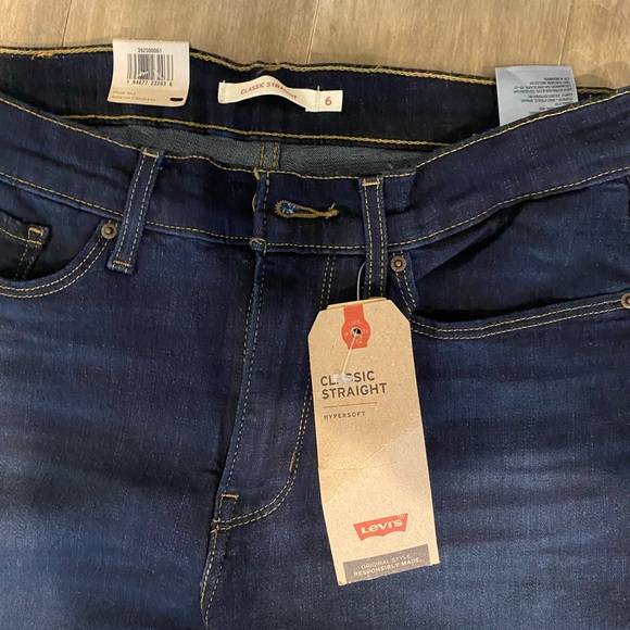 Levi women’s jeans - Picture 2 of 3